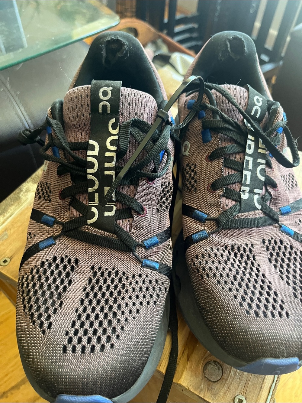 On Cloud Running Shoes in Mauve with Black & Blue Accents